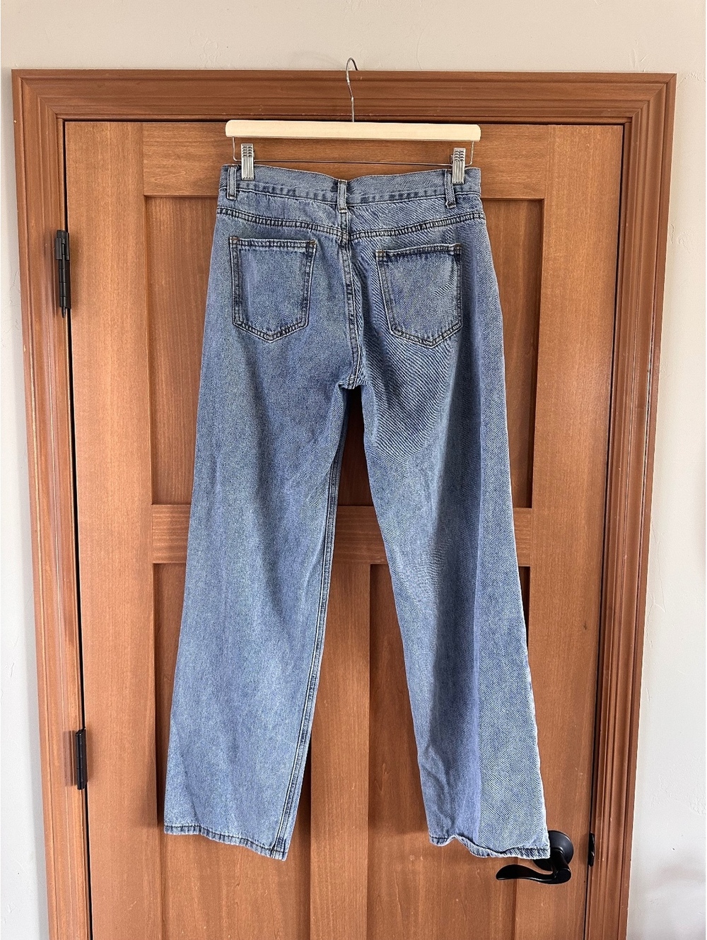 White Fox Boutique Mid Rise Straight Leg Relaxed Jeans Medium Wash Women Medium - Picture 6 of 12